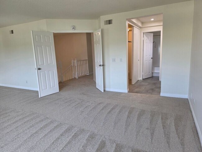 Building Photo - 27875 Avenida Armijo