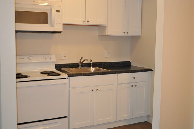 Building Photo - 409 E Kingsley St