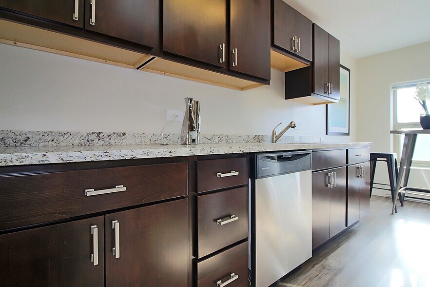 Building Photo - 38 W Chestnut St