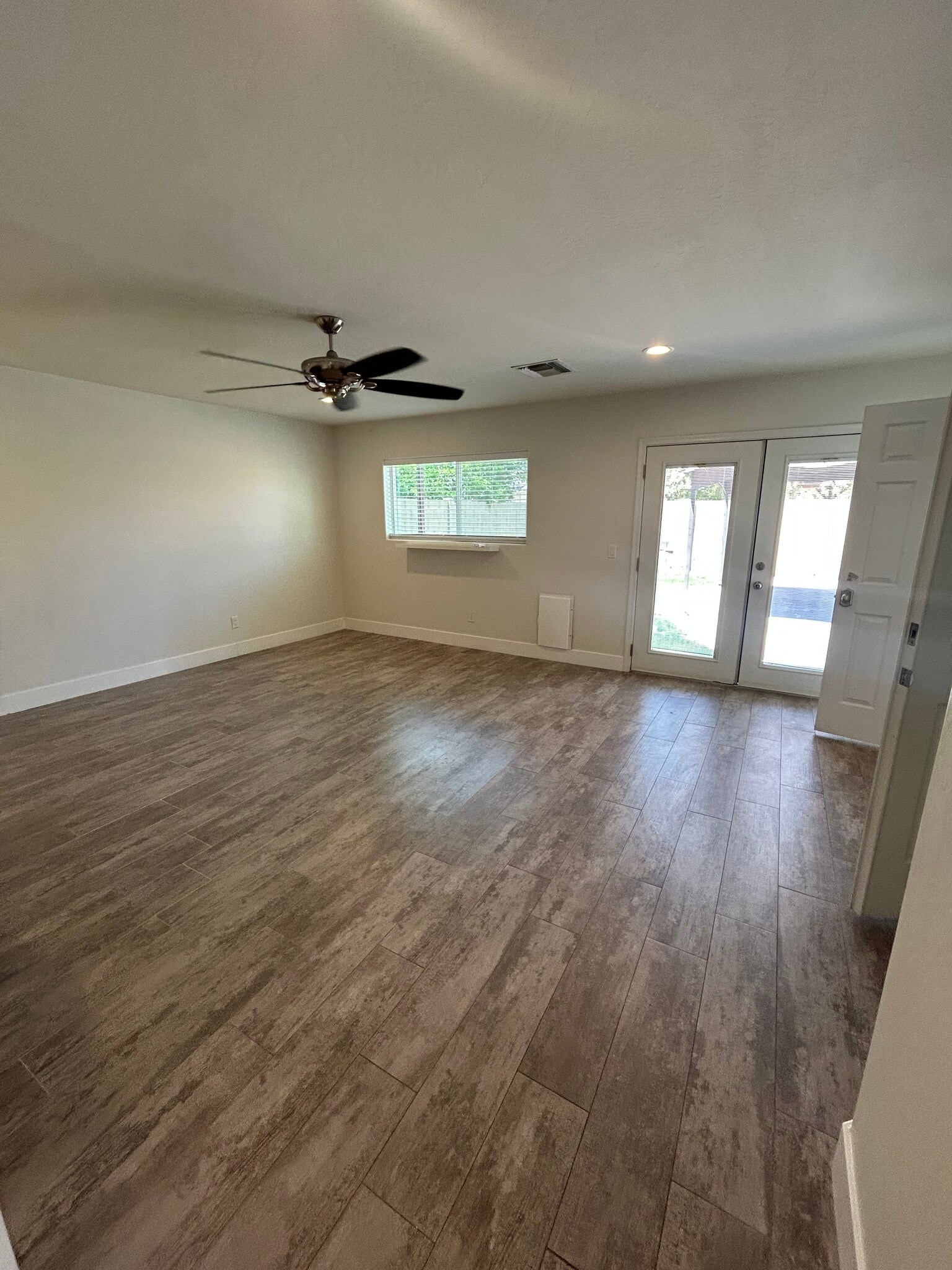 Super large primary suiute - 8226 E Mitchell Dr