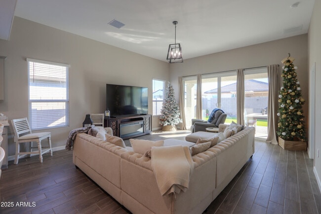 Building Photo - 44583 W Palo Olmo Rd