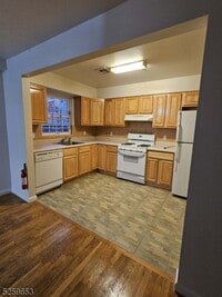 Building Photo - 1042 Bergen St