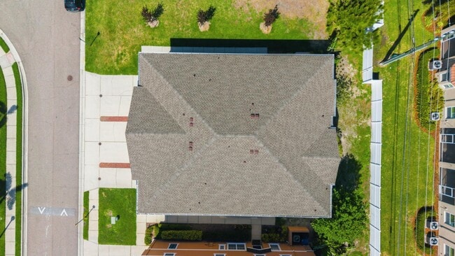 Building Photo - 595 52nd Ave N