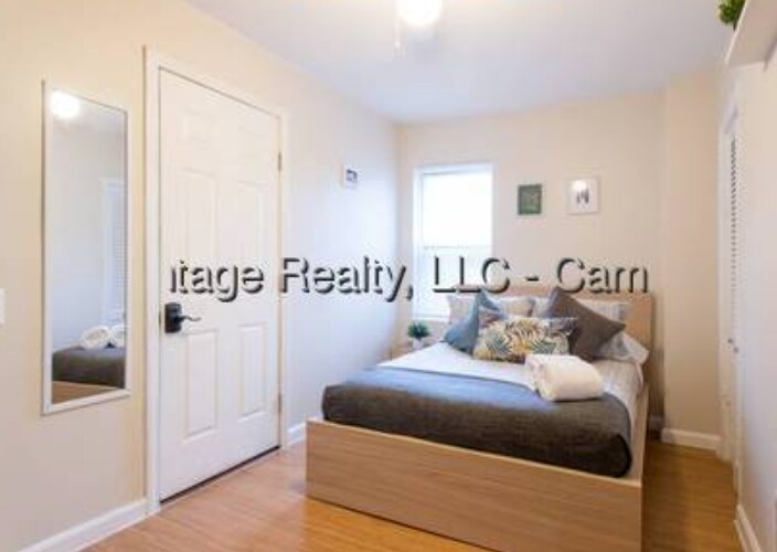 Building Photo - 256 Hurley St