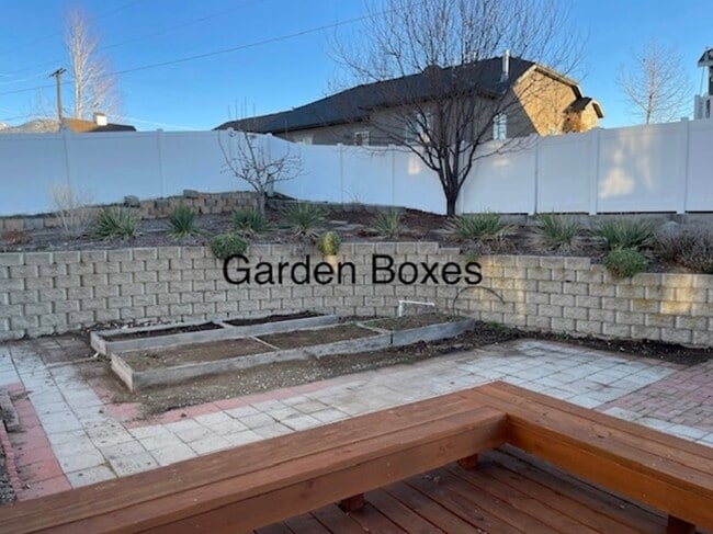 Building Photo - 43 W 1530 S