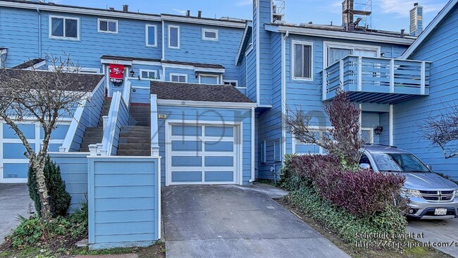 Building Photo - 320 Barbara Ln