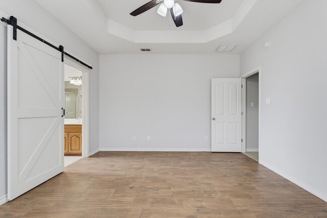 Building Photo - 7017 Springwater Ave