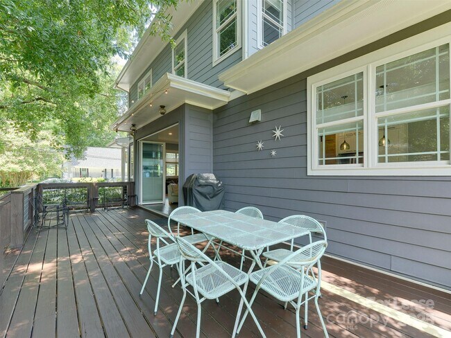 Building Photo - 3024 Yadkin Ave