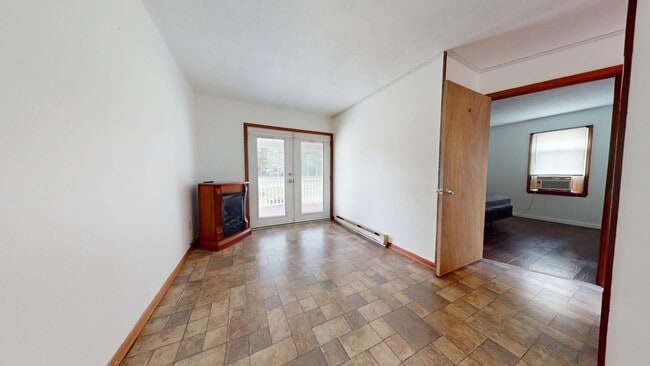 Building Photo - Cute ranch, all Electric in Madison Schools