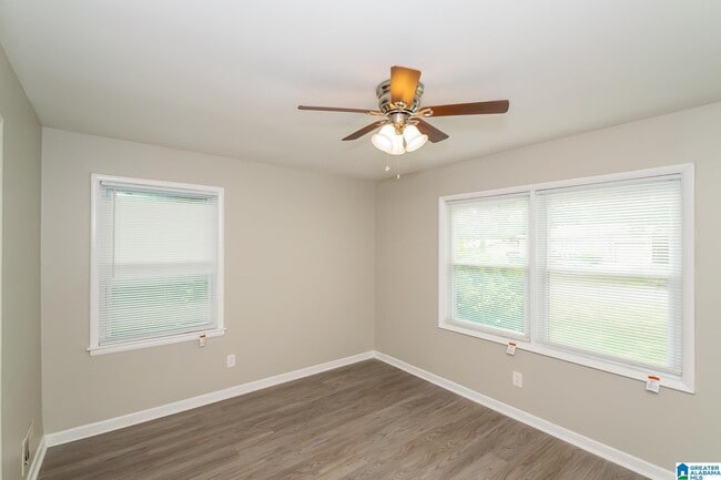 Building Photo - 565 Camellia Rd