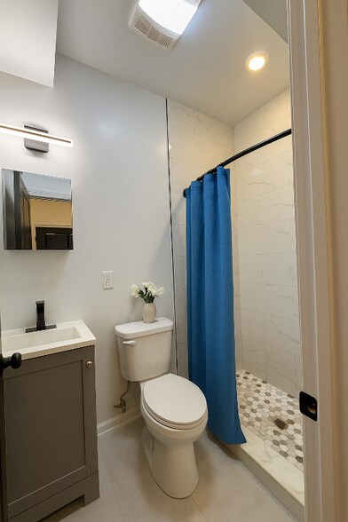 Building Photo - 4921 Haverford Ave