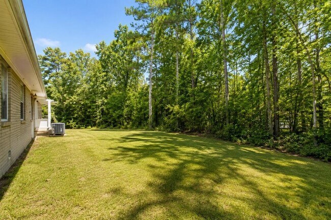 Building Photo - 129 Hillwood Dr