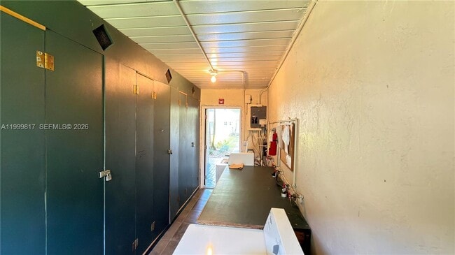 Building Photo - 403 SW 148th Ave