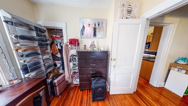 Building Photo - Large Science Hill 3BR with Dual Balcony A...