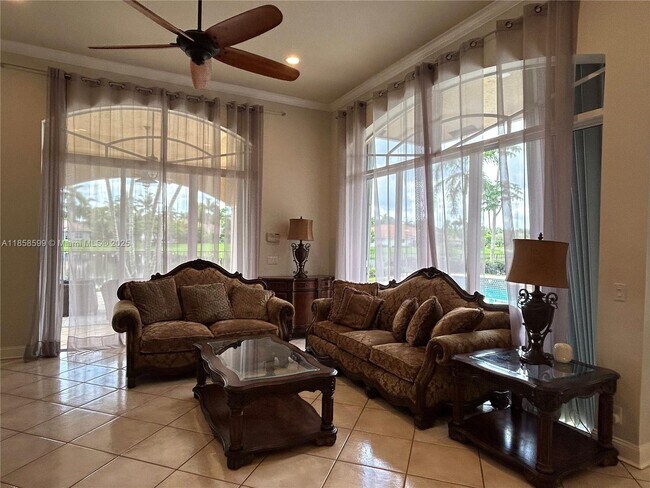 Building Photo - 2726 Meadowood Dr