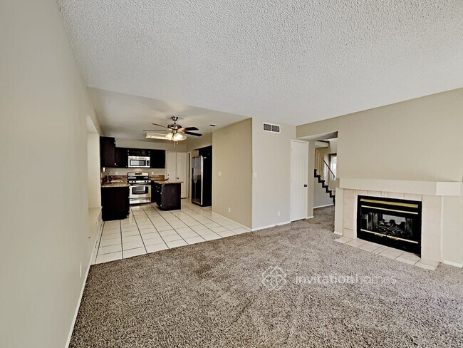 Building Photo - 1740 La Cruz Dr