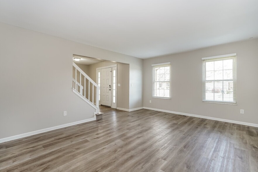 Building Photo - 1127 Crestview St