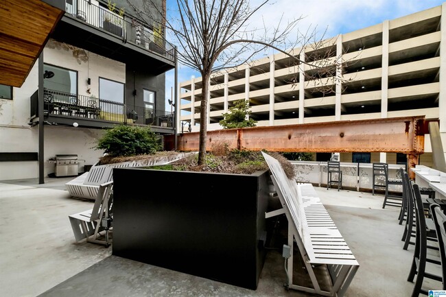 Building Photo - 1801 2nd Ave N