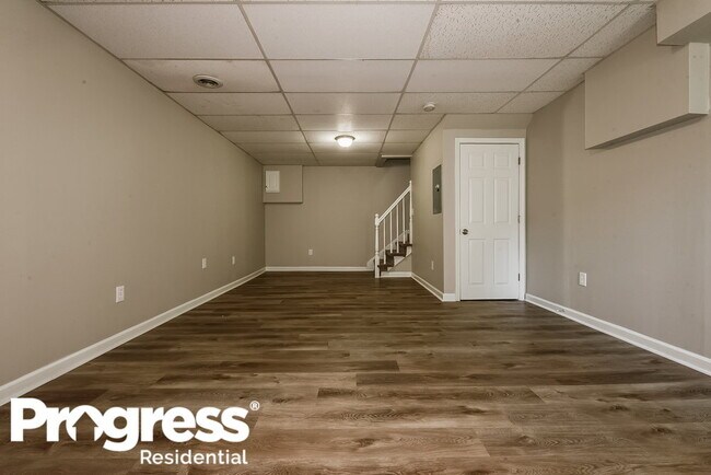 Building Photo - 3077 Botany Dr