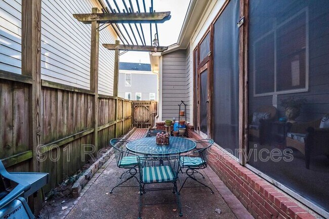 Building Photo - 765 Harbor Isle Cir E