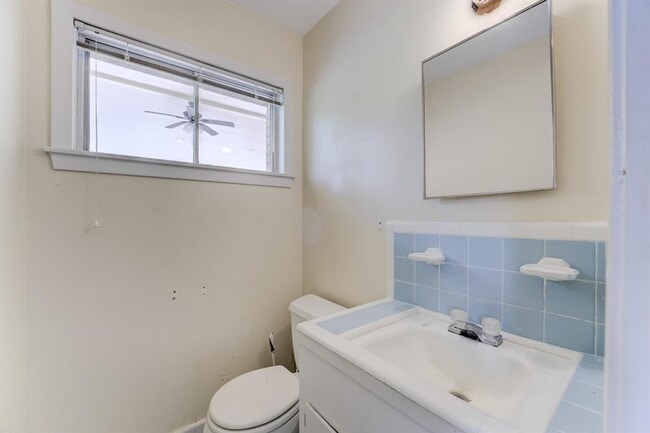 Building Photo - 8623 Norton Dr