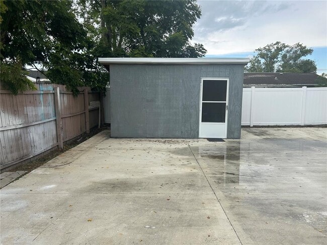 Building Photo - 339 La Paz Dr