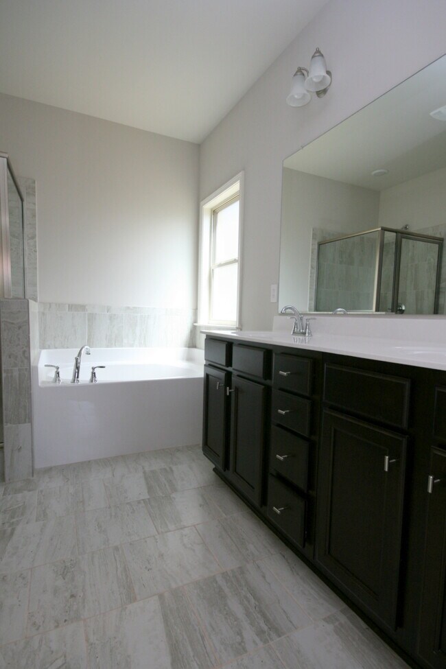 Building Photo - 7921 Gabriela Dr NW