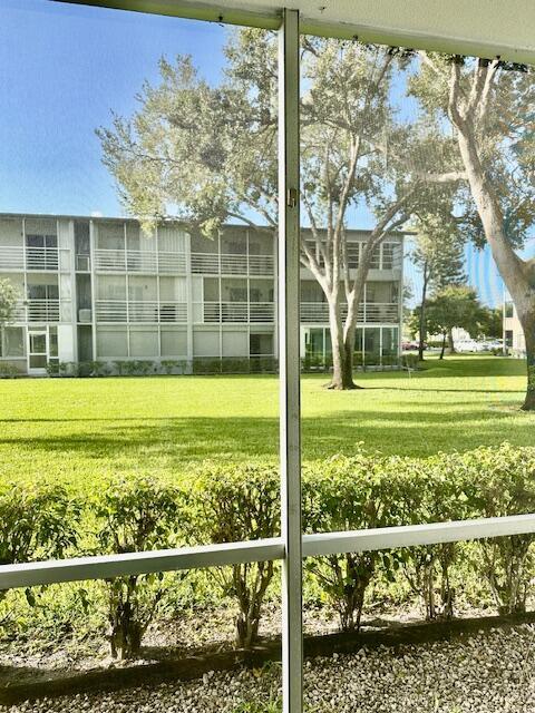 Building Photo - 212 Suffolk F