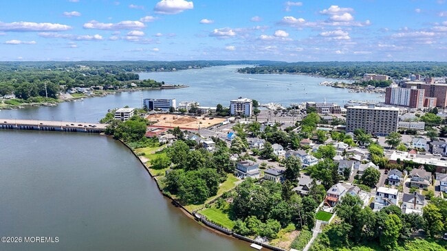 Building Photo - 28 Rector Pl