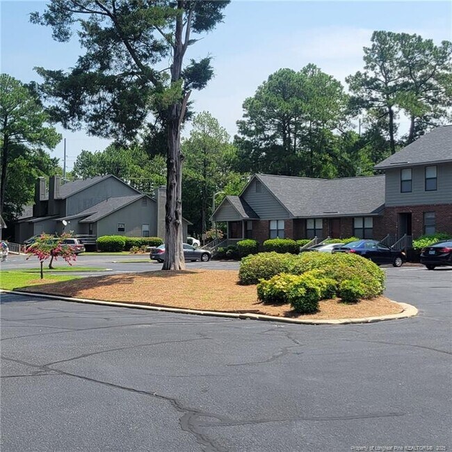 Building Photo - 131 Villa Dr