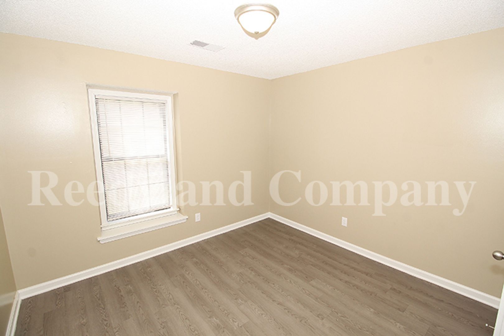 Building Photo - 4682 Sandy Park Dr