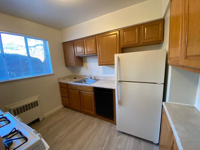 Primary Photo - Westover Court Apartments