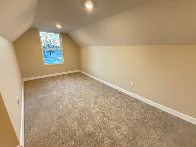 Building Photo - 4 Bed 2 Bath Aurora, MO