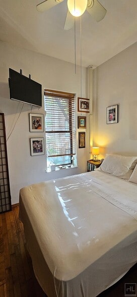 Building Photo - W 56th St