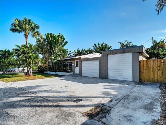 Building Photo - 1598 NE 36th St