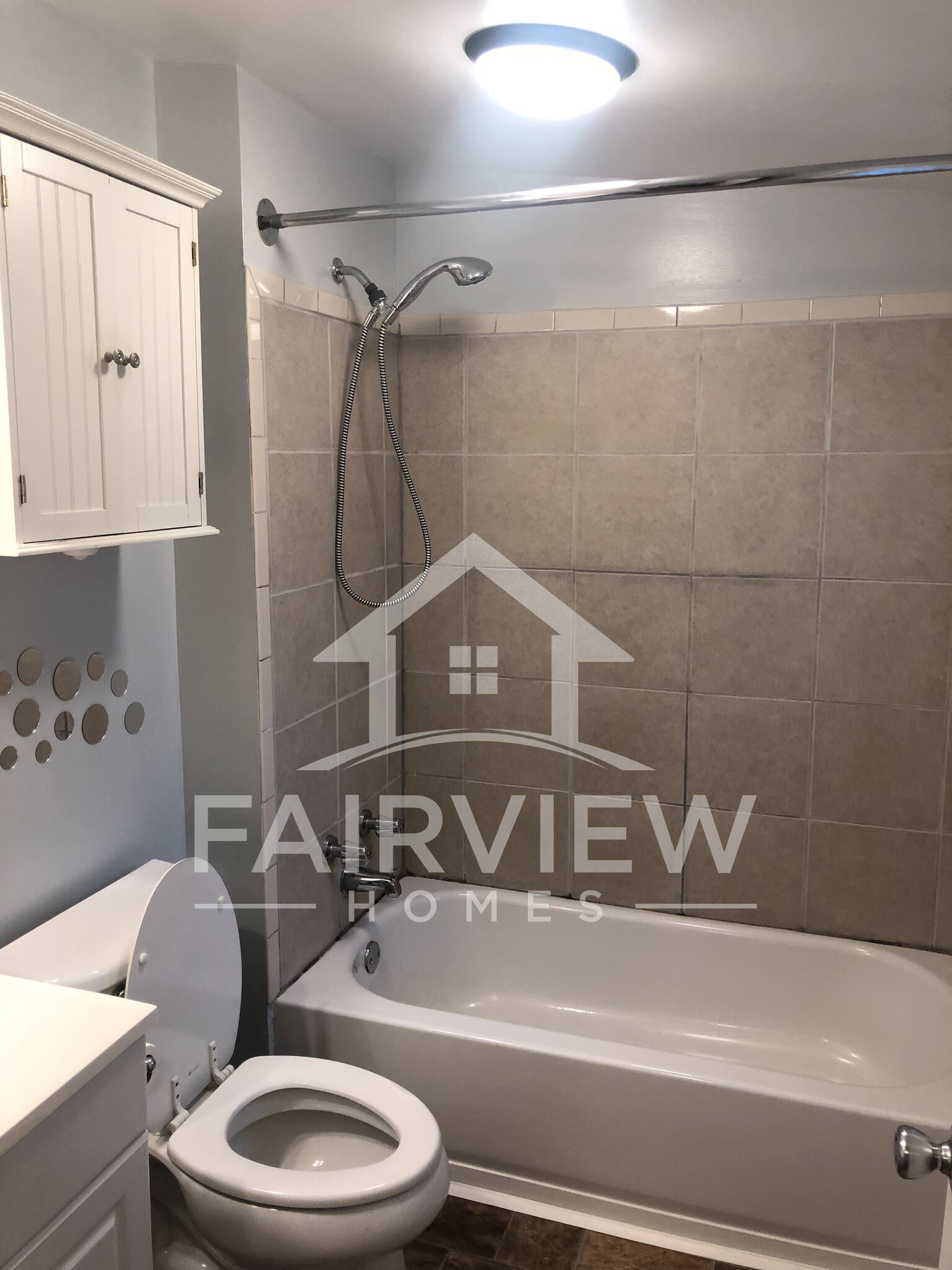 Bathroom - 3520 Demott St