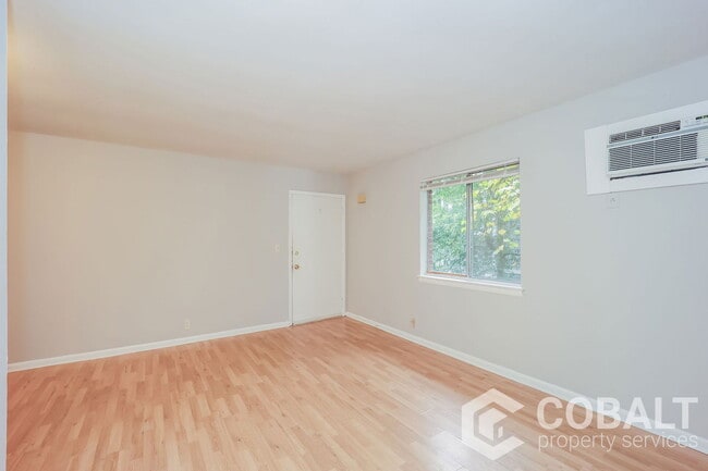 Building Photo - 905 Greenwood Ave NE