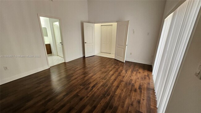 Building Photo - 5084 NW 112th Ct