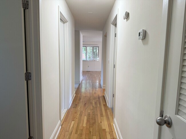 Building Photo - 116 Montoya Dr