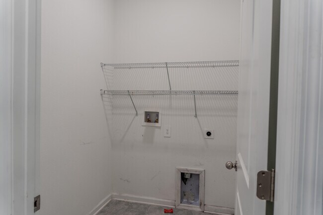 Building Photo - 561 Hatteras Rd