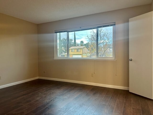 Building Photo - Beautifully Updated 4-Bedroom Home