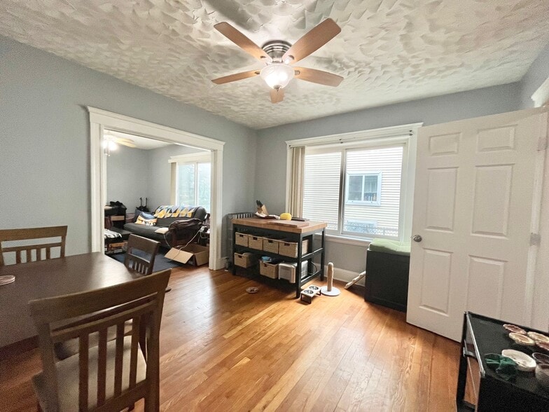 Building Photo - 42 Day St