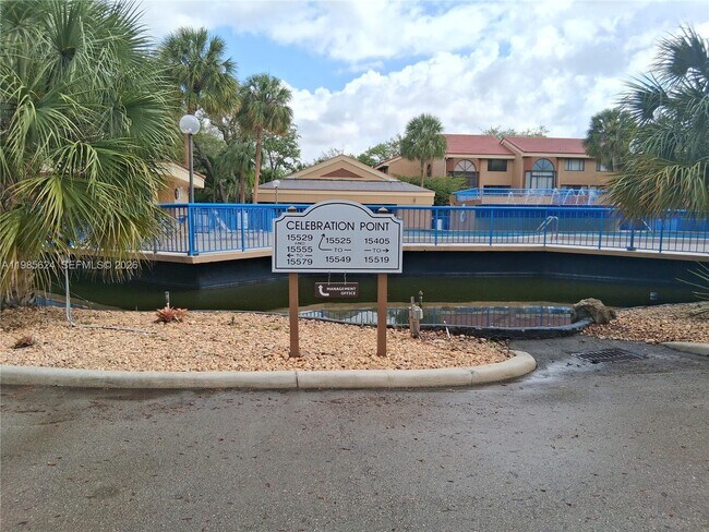 Building Photo - 15495 N Miami Lakeway