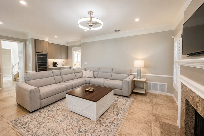 Building Photo - Furnished 4BR + Office | Putting Green Yard