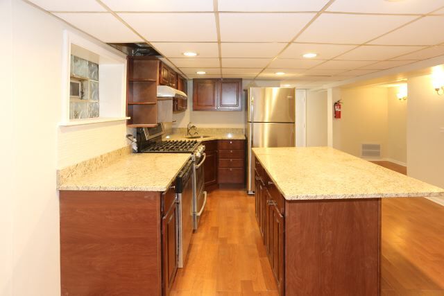 Building Photo - 1473 W Erie St