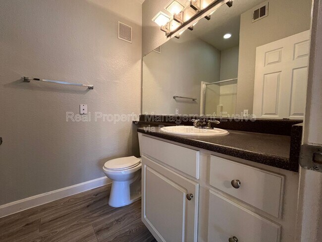 Building Photo - 4455 E Paradise Vlg Pkwy S