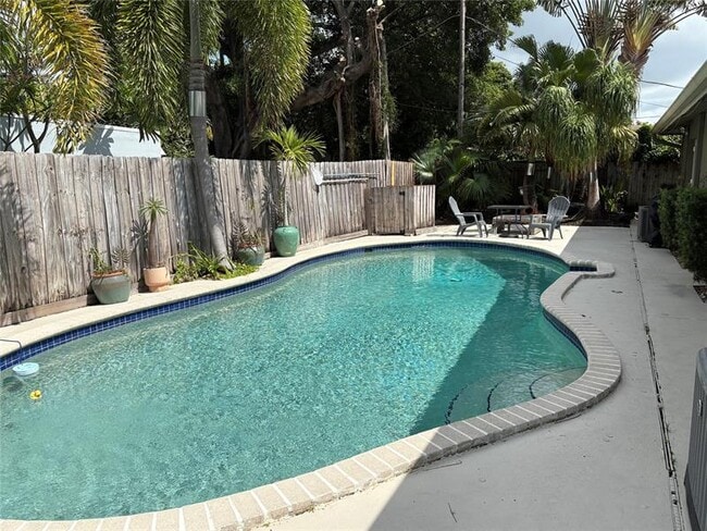 Primary Photo - 1609 NW 5th Ave