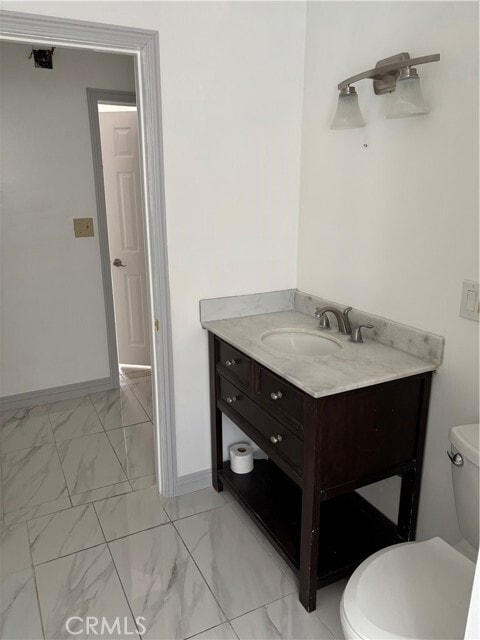 Building Photo - 130 E Sycamore Ave