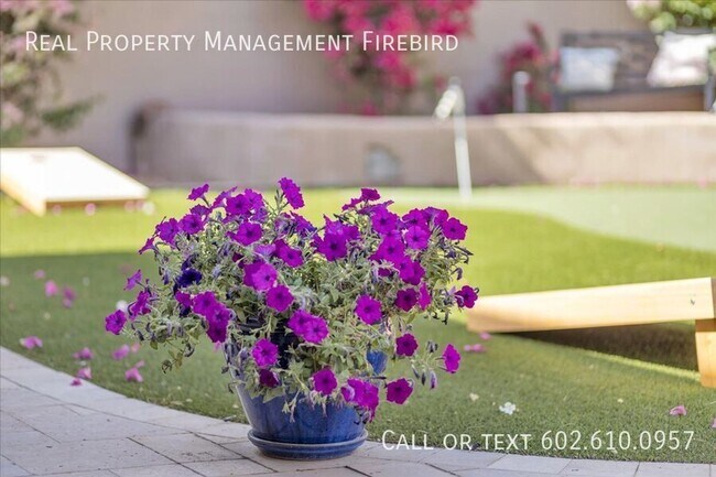 Building Photo - 4921 S Vista Pl