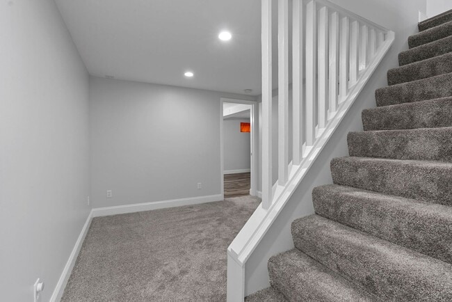 Building Photo - Luxury Remodeled 3Bed/2Bath w/ Finished Ba...